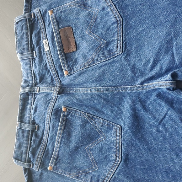 Wrangler Flare Jeans - Picture 6 of 15